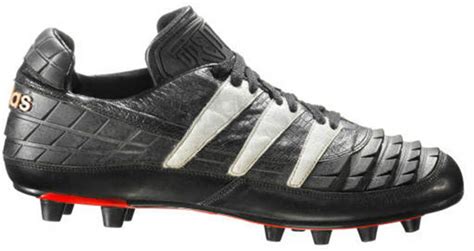 predator football boots original